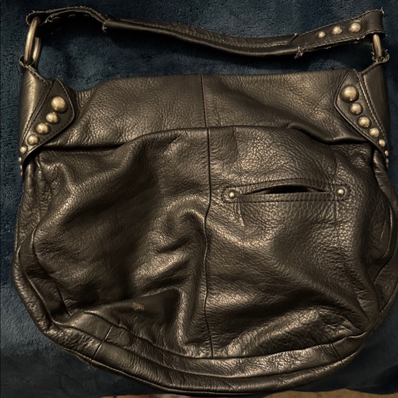 B. Makowsky Black Leather purse with Brown Patterned Lining - Picture 3 of 5